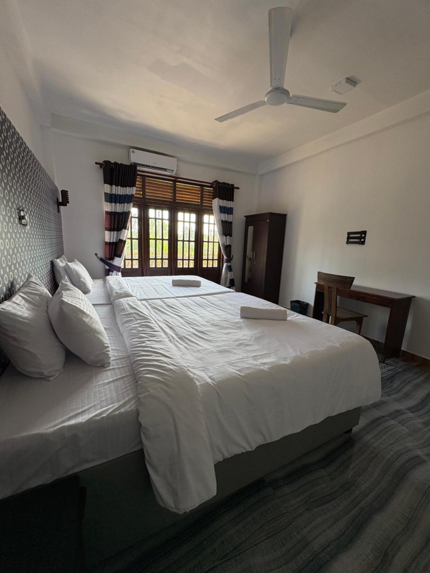 Wake N Flow, Weligama Exterior photo